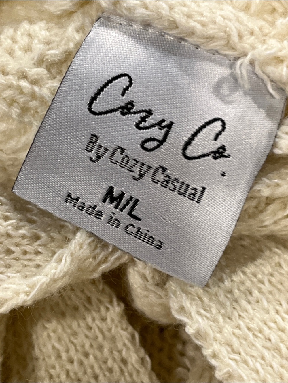 Cozy Co Classic Cream Cable Knit oversized Sweater size large - Picture 10 of 12